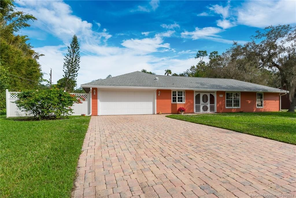 Photo of 6753 SW Cinnamon Court, Stuart, FL 34997 (MLS # M20037189)