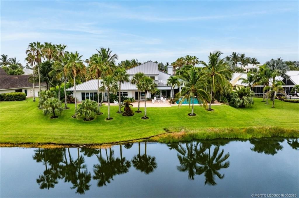 Photo of 2150 SE Golfview Lane, Stuart, FL 34996 (MLS # M20050845)