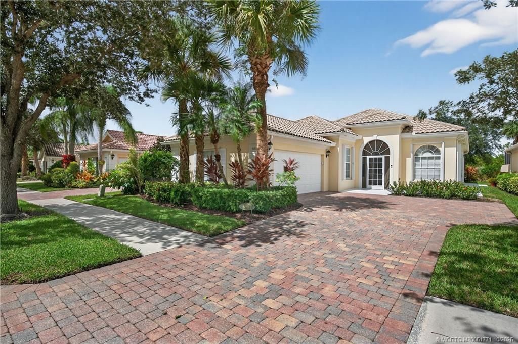 Photo of 8952 SE Eldorado Way, Hobe Sound, FL 33455 (MLS # M20051771)