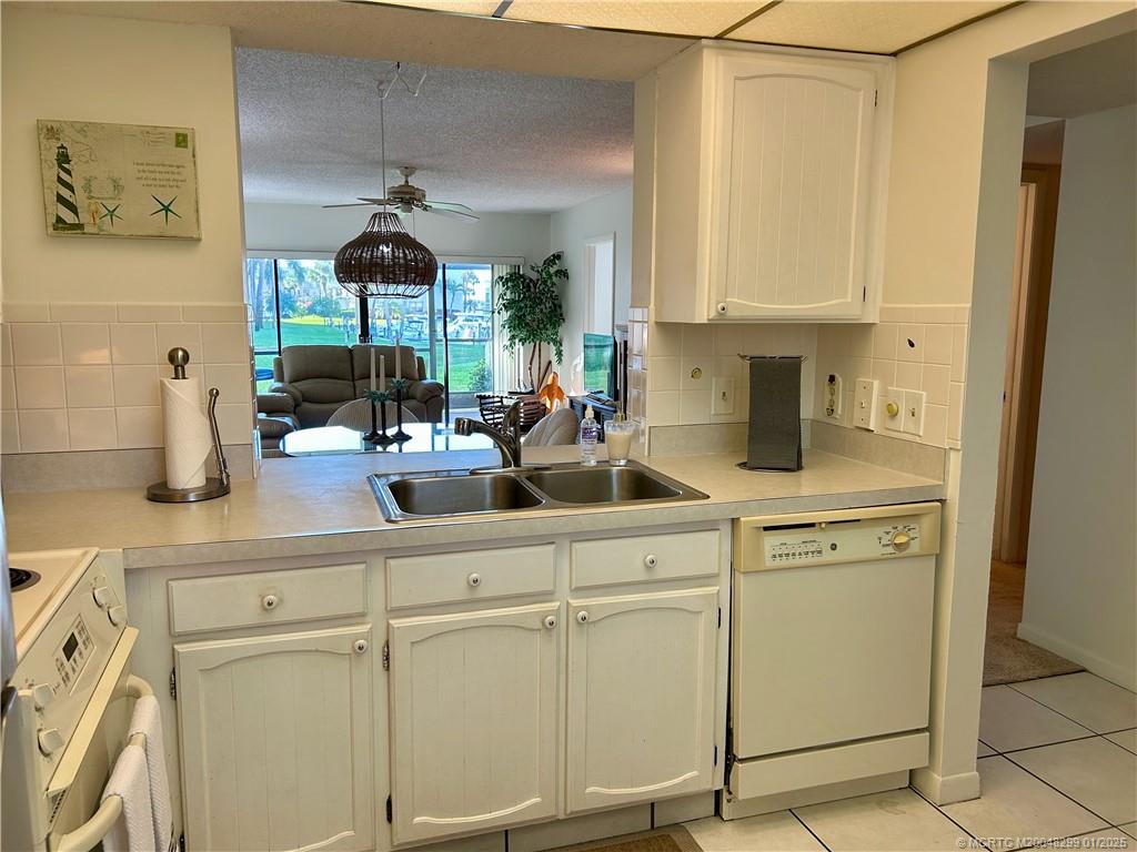Stuart, Florida 34994, United States, 2 Bedrooms Bedrooms, ,2 BathroomsBathrooms,Residential,Active,22326