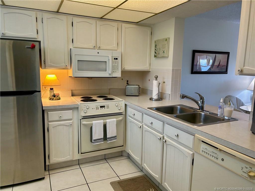 Stuart, Florida 34994, United States, 2 Bedrooms Bedrooms, ,2 BathroomsBathrooms,Residential,Active,22326