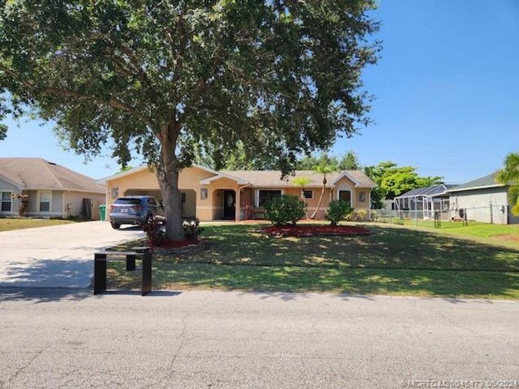 Photo of FL 34983 (MLS # M20045473)