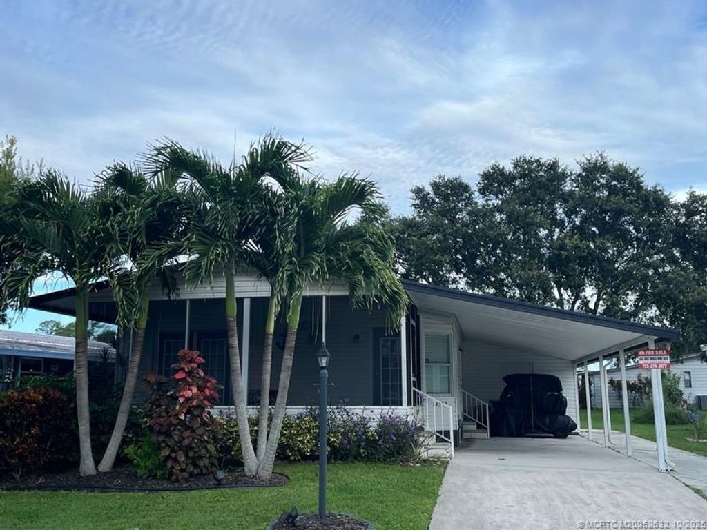 Photo of 14532 SW Divot Drive, Indiantown, FL 34956 (MLS # M20052632)