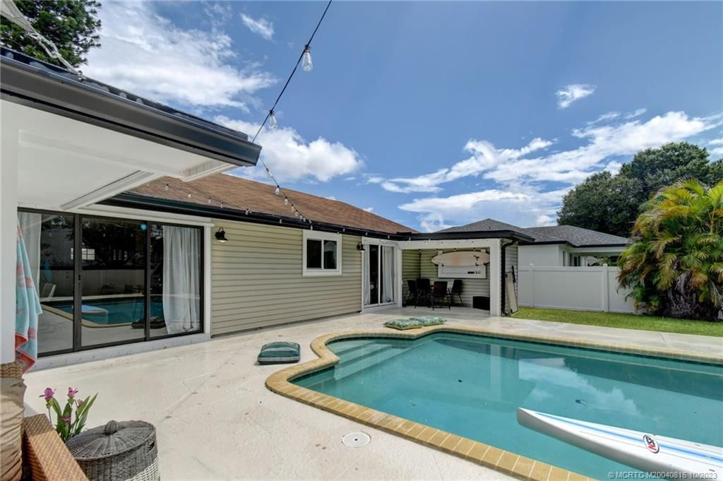 Photo of 662 SE Chapman Avenue, Port Saint Lucie, FL 34984 (MLS # M20040816)