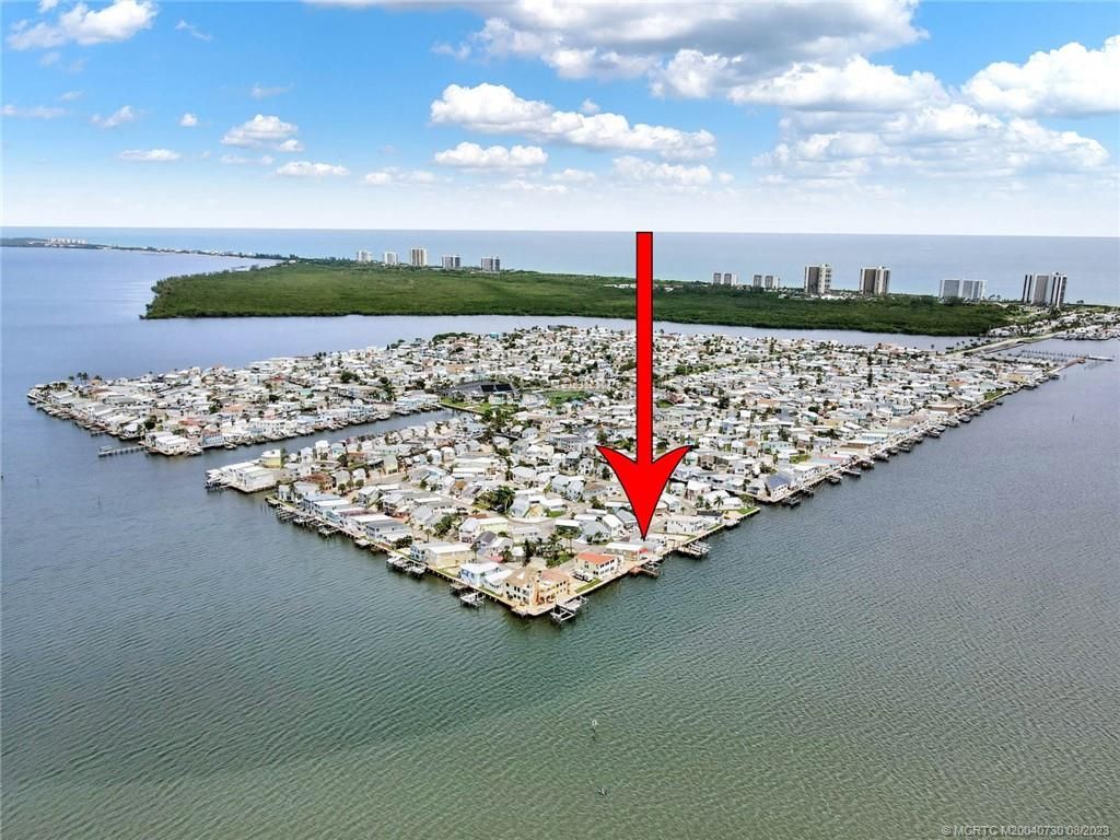 Photo of 1124 Nettles Boulevard, Jensen Beach, FL 34957 (MLS # M20040730)