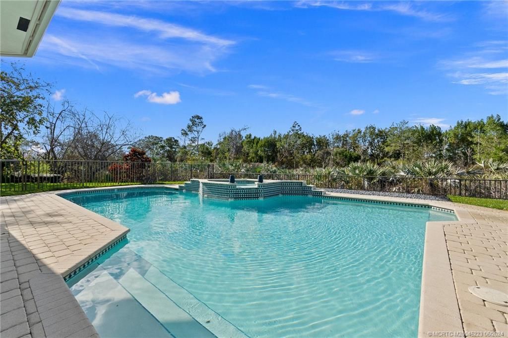 Photo of 9541 SE Sandpine Lane, Hobe Sound, FL 33455 (MLS # M20045223)