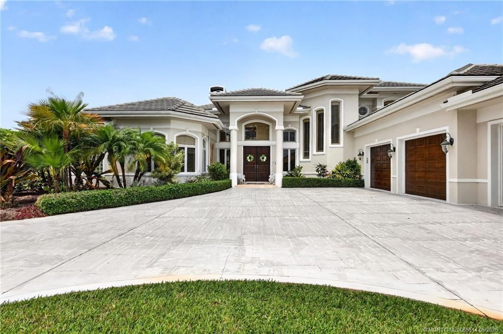 Photo of 6600 SE Barrington Drive, Stuart, FL 34997 (MLS # M20055514)