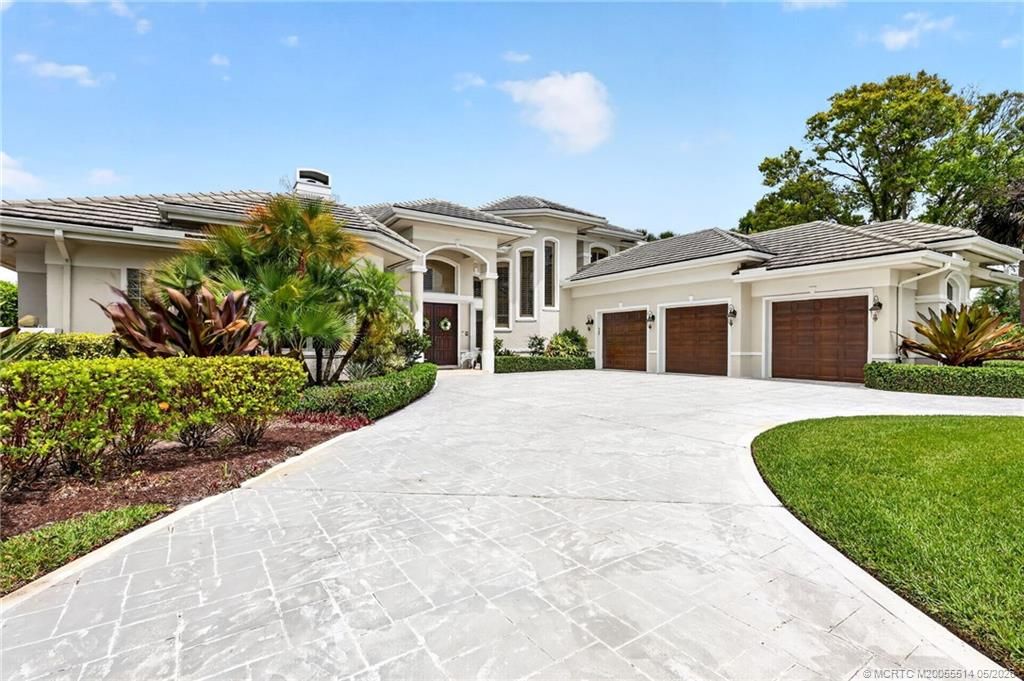 Photo of 6600 SE Barrington Drive, Stuart, FL 34997 (MLS # M20055514)