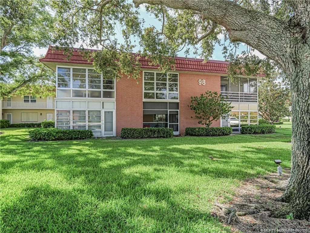 Photo of 98 Spring Lake Drive #205, Vero Beach, FL 32962 (MLS # M20054629)