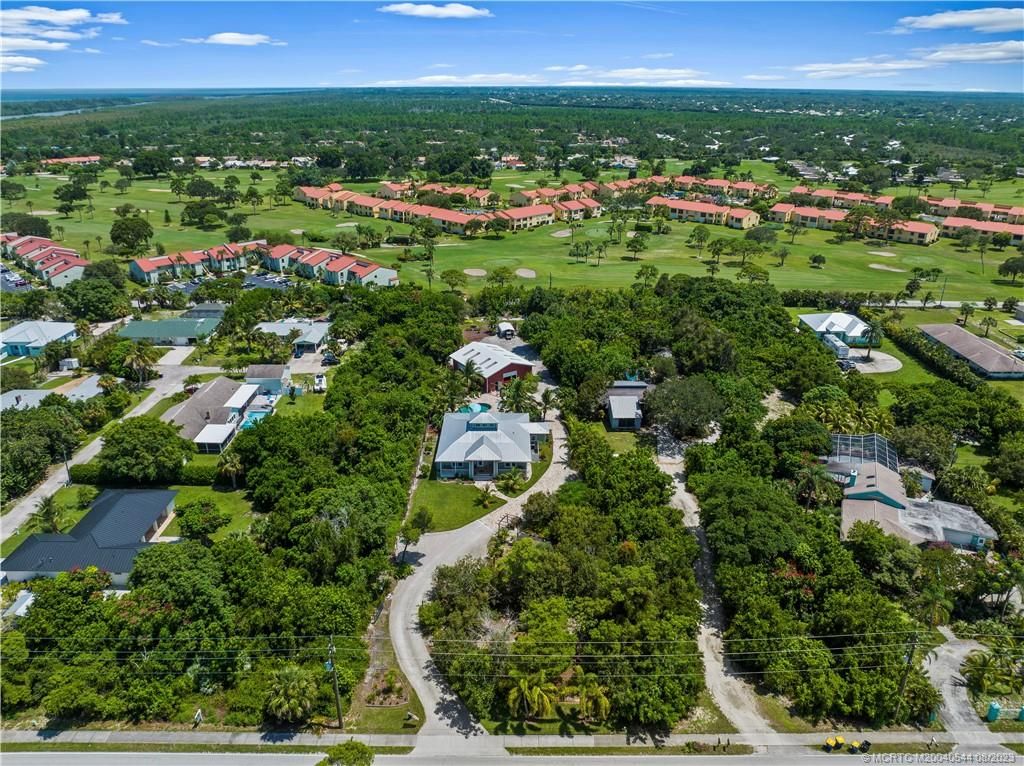 Photo of 5484 SE Horseshoe Point Road, Stuart, FL 34997 (MLS # M20040544)