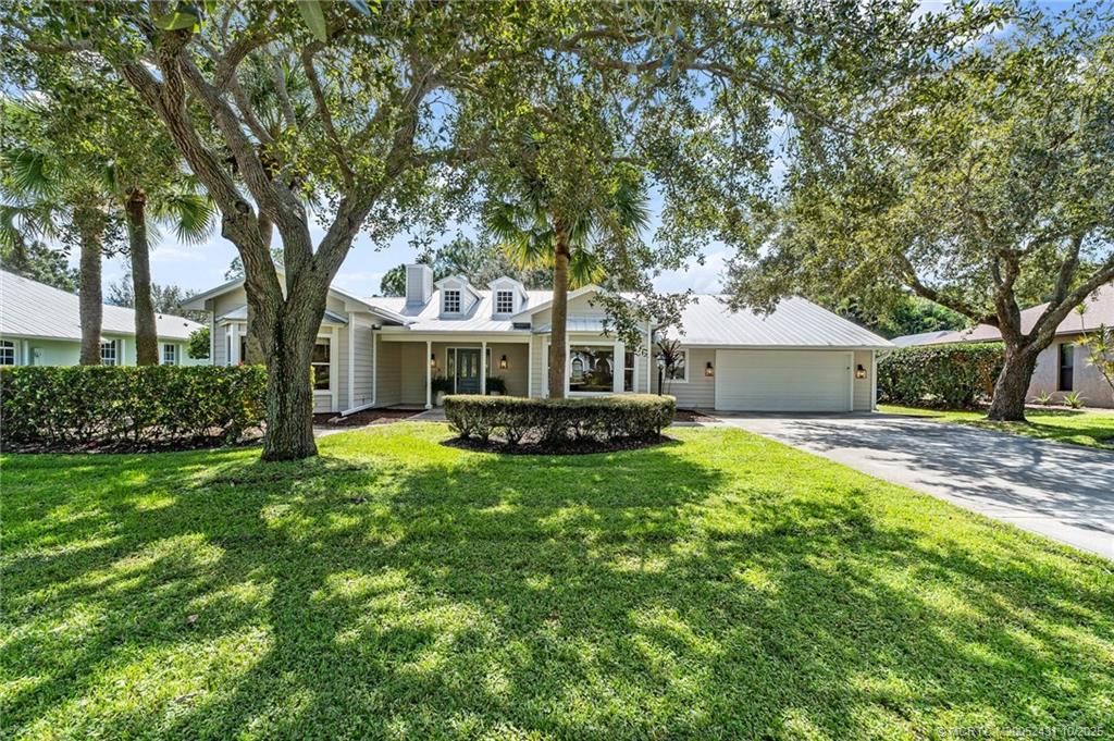 Photo of 2239 SW Danforth Circle, Palm City, FL 34990 (MLS # M20052431)