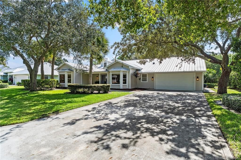 Photo of 2239 SW Danforth Circle, Palm City, FL 34990 (MLS # M20052431)