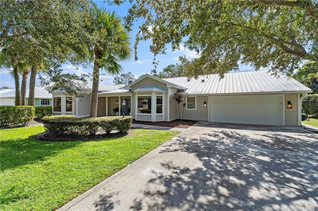 Photo of 2239 SW Danforth Circle, Palm City, FL 34990 (MLS # M20052431)