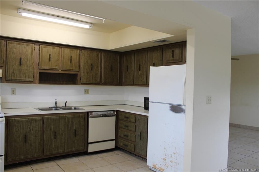 Photo of 2600 S Kanner Highway #Q7, Stuart, FL 34994 (MLS # M20047433)