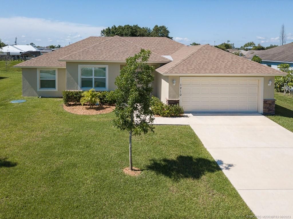 Photo of 1210 SW Jericho Avenue, Port Saint Lucie, FL 34953 (MLS # M20039783)
