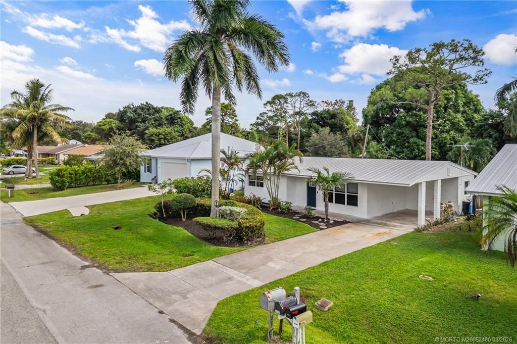 Photo of 3156 SE Mimosa Street, Stuart, FL 34997 (MLS # M20052480)