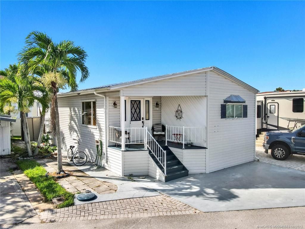 Photo of 461 Nettles Boulevard, Jensen Beach, FL 34957 (MLS # M20040553)