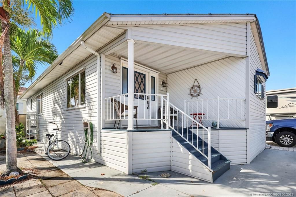 Photo of 461 Nettles Boulevard, Jensen Beach, FL 34957 (MLS # M20040553)