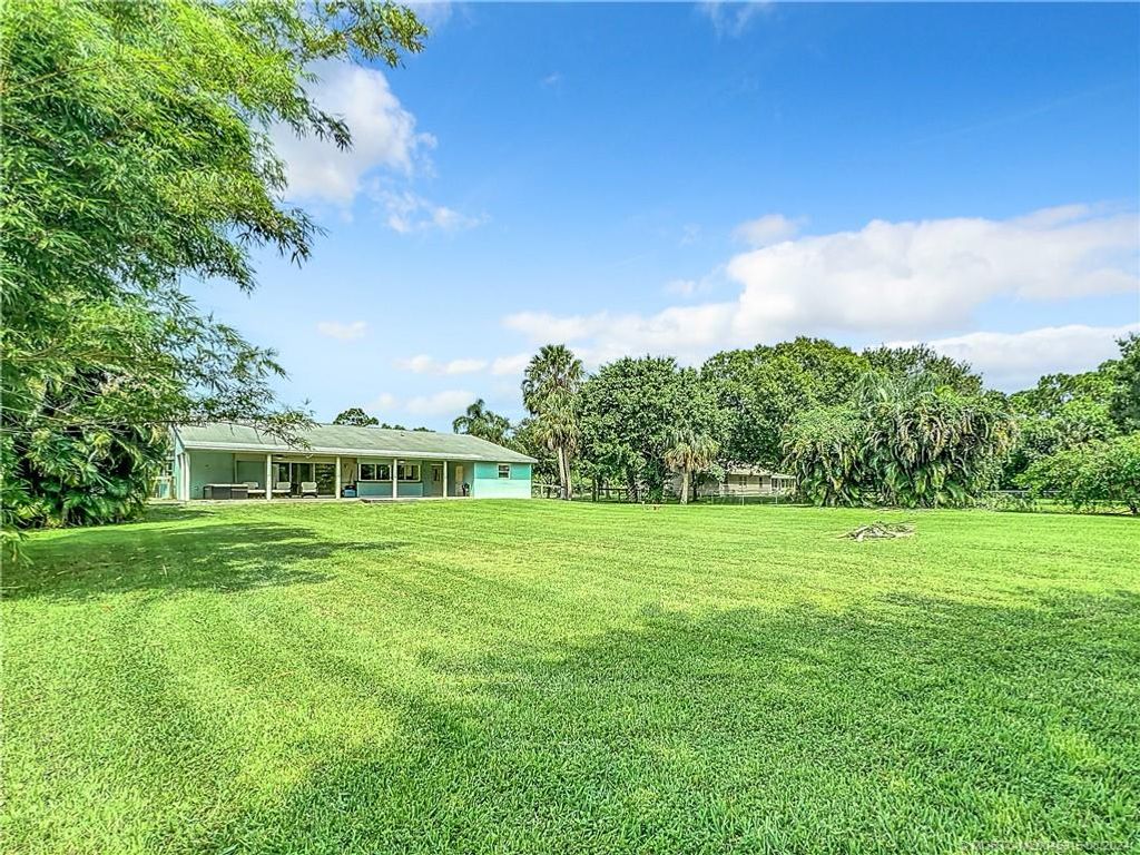 Photo of 5204 Silver Oak Drive, Fort Pierce, FL 34982 (MLS # M20046315)