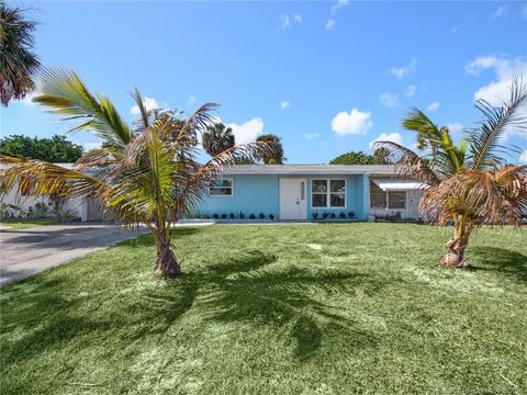 Photo of 406 SE Robalo Court, Stuart, FL 34996 (MLS # M20054299)