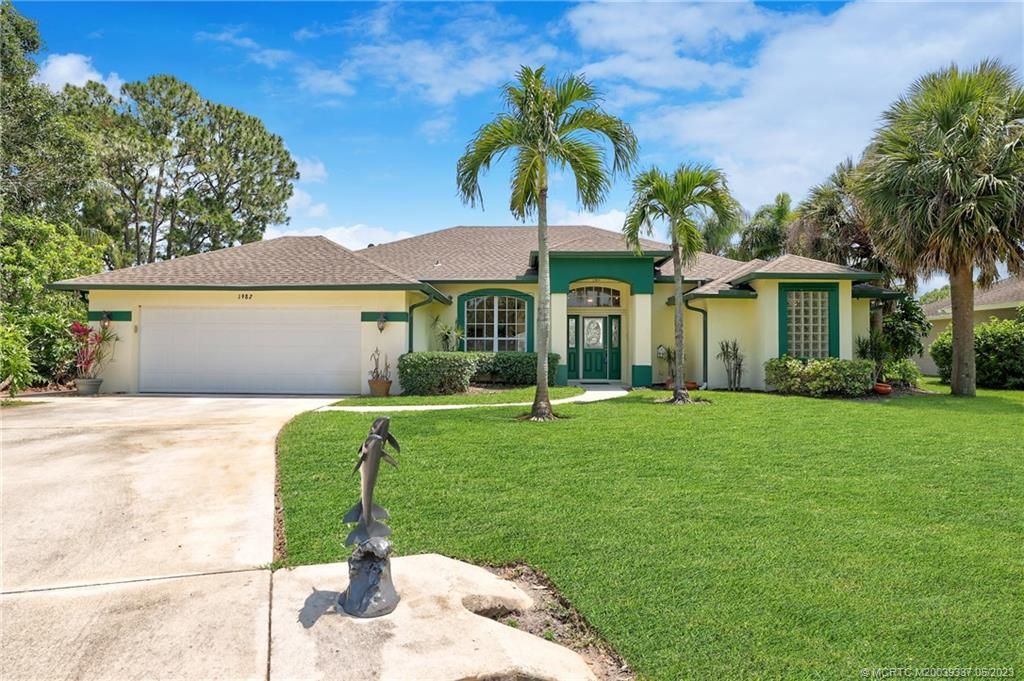 Photo of 1982 SW Hunters Club Way, Palm City, FL 34990 (MLS # M20039337)