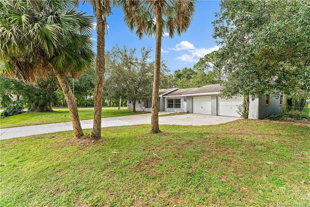 Photo of 8006 FT. Walton Avenue, Fort Pierce, FL 34951 (MLS # M20041454)