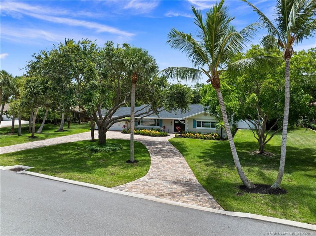 Photo of 3 Mandalay Road, Stuart, FL 34996 (MLS # M20045190)