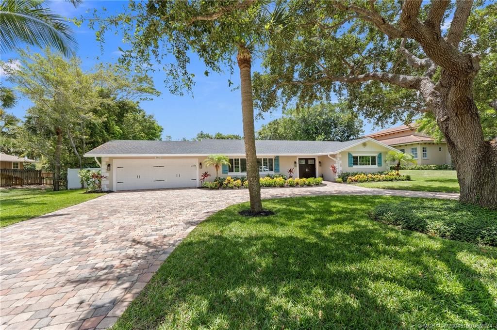 Photo of 3 Mandalay Road, Stuart, FL 34996 (MLS # M20045190)