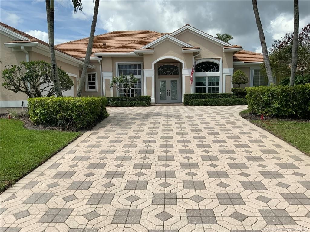 Photo of 2034 SW Bradford Place, Palm City, FL 34990 (MLS # M20055500)