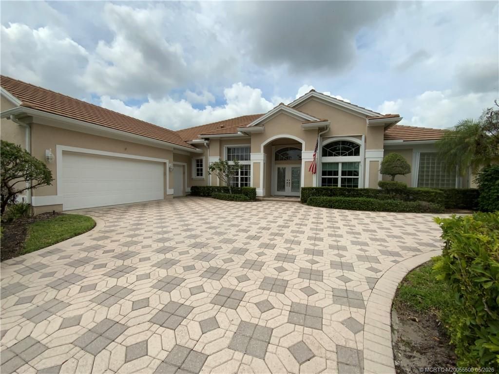 Photo of 2034 SW Bradford Place, Palm City, FL 34990 (MLS # M20055500)