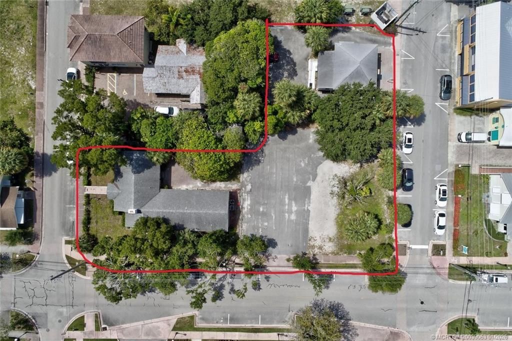 Photo of 300 SE Detroit Avenue, Stuart, FL 34994 (MLS # M20039053)