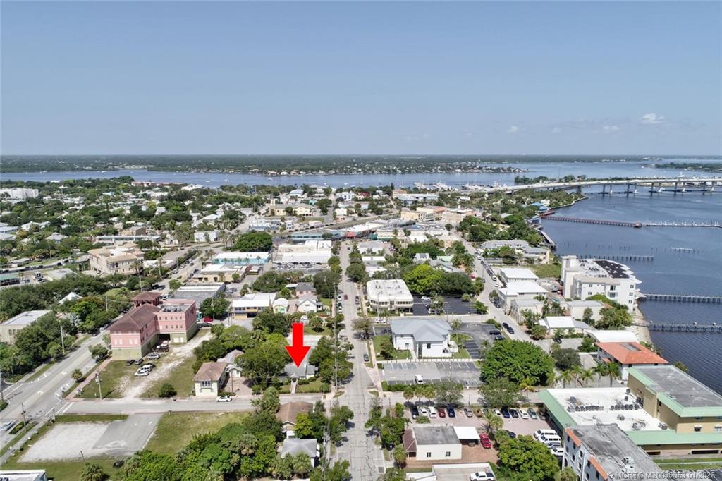 300 SE Detroit Avenue