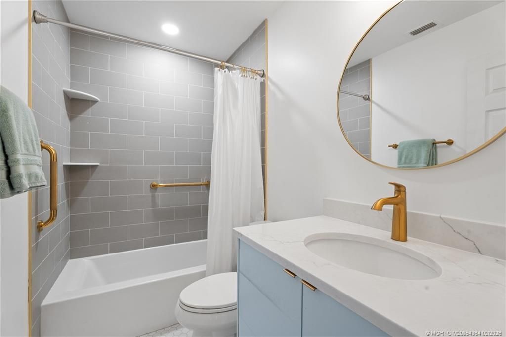 Photo of 3907 NW Cinnamon Tree Circle, Jensen Beach, FL 34957 (MLS # M20054364)