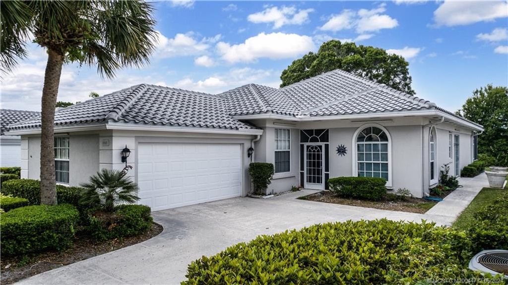 Photo of 8045 SE Double Tree Drive, Hobe Sound, FL 33455 (MLS # M20044732)