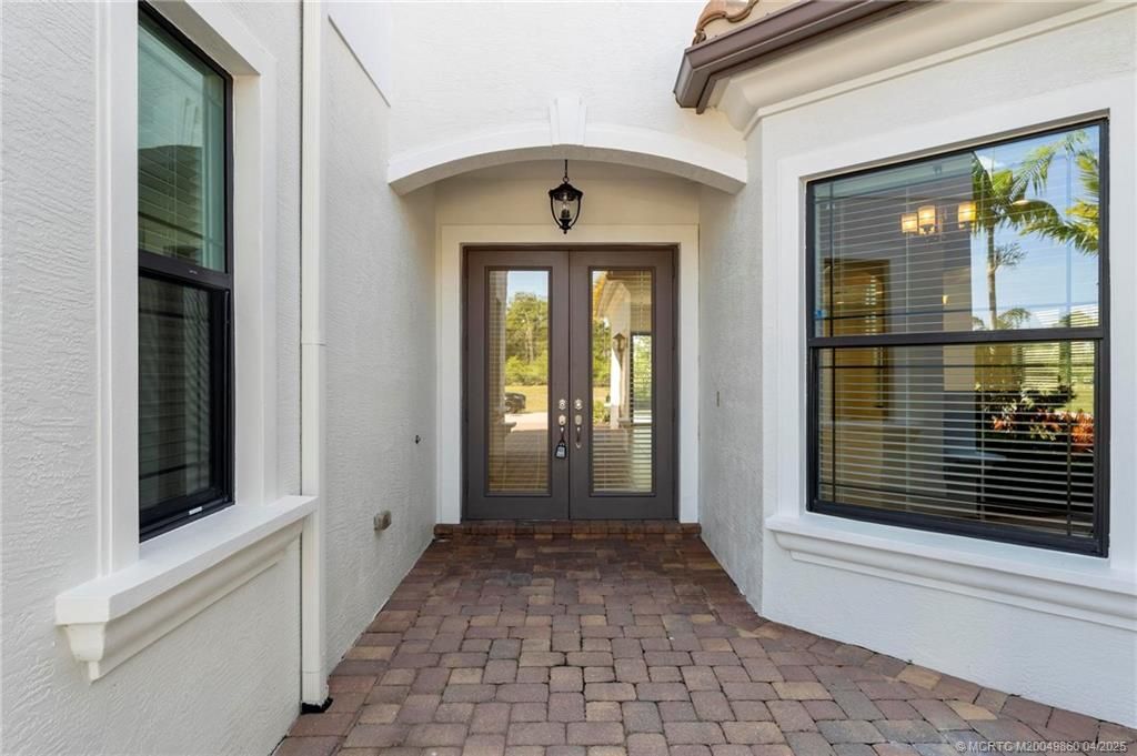 Photo of 255 SE Calmo Circle, Port Saint Lucie, FL 34984 (MLS # M20049860)