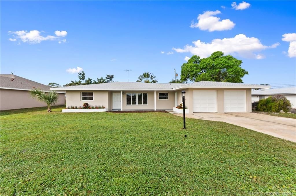 Photo of 208 Riomar Drive, Port Saint Lucie, FL 34952 (MLS # M20053982)