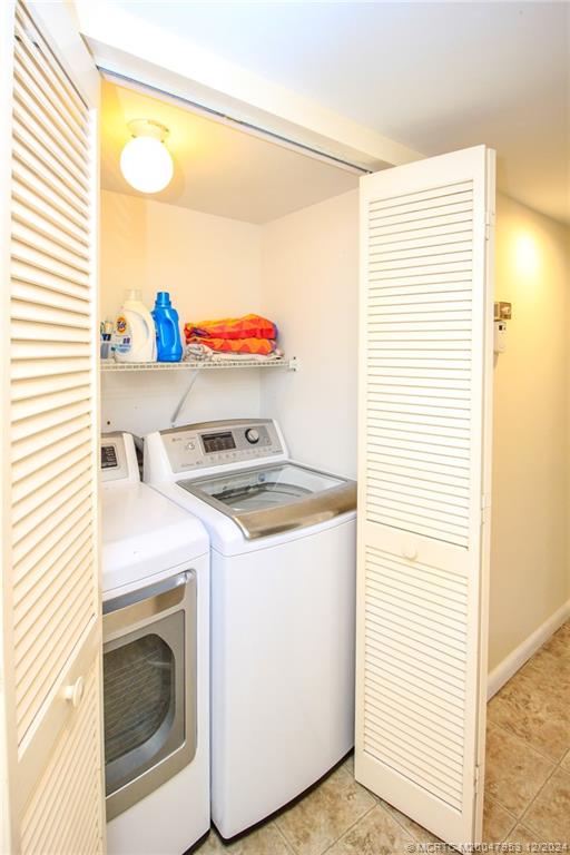 Stuart, Florida 34996, United States, 2 Bedrooms Bedrooms, ,2 BathroomsBathrooms,Residential,Active,28095