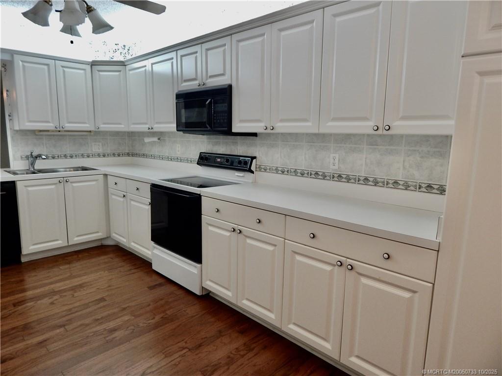 Stuart, Florida 34996, United States, 2 Bedrooms Bedrooms, ,2 BathroomsBathrooms,Residential,Active,135713