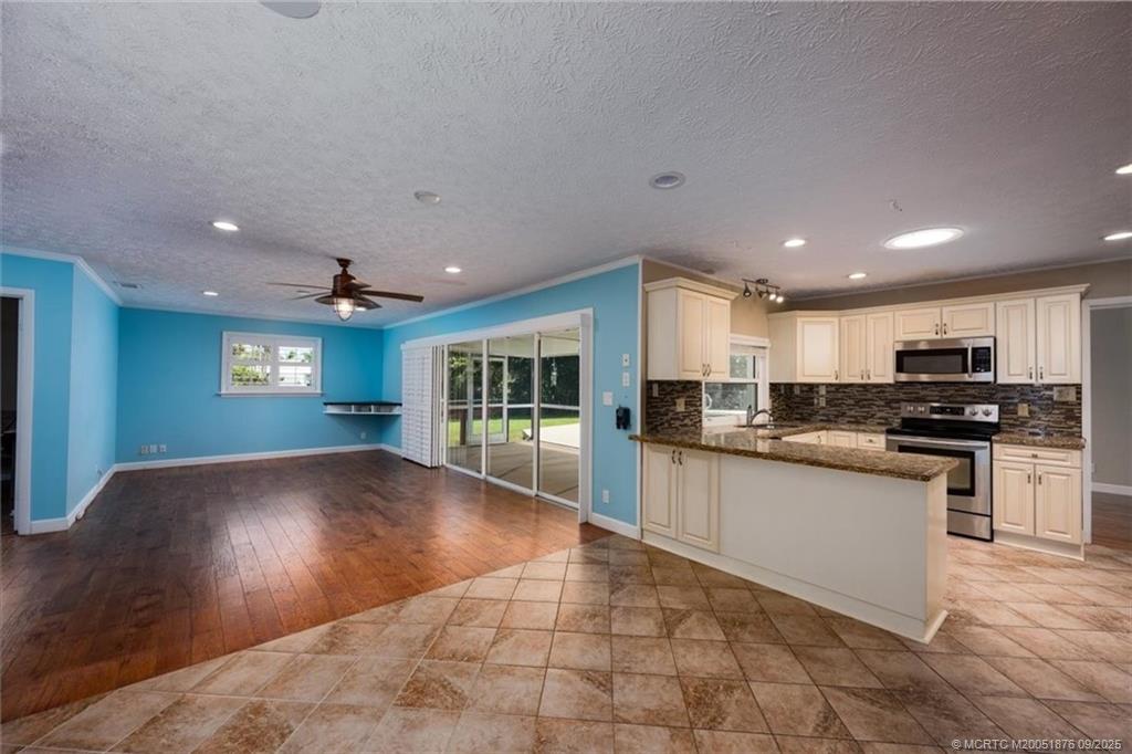 Stuart, Florida, 34996, United States, 4 Bedrooms Bedrooms, ,3 BathroomsBathrooms,Residential,Active,1941305