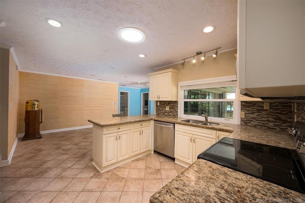 Stuart, Florida 34996, United States, 4 Bedrooms Bedrooms, ,3 BathroomsBathrooms,Residential,Coming Soon,195385