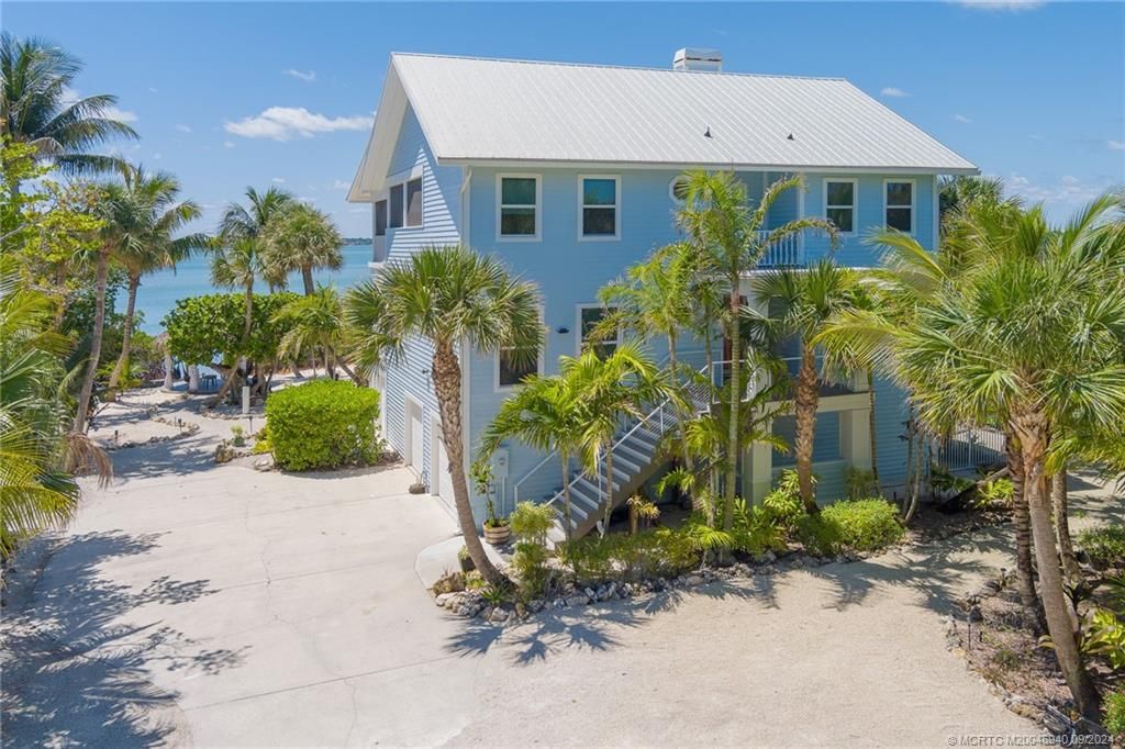 Photo of 1270 SE Macarthur Boulevard, Stuart, FL 34996 (MLS # M20046940)