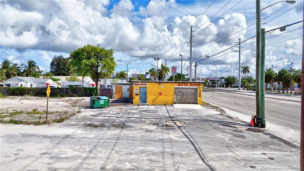 Photo of 1500 S Military Trail, West Palm Beach, FL 33415 (MLS # M20051149)