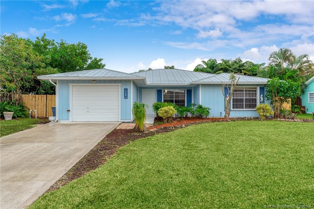 Photo of 928 NE Maranta Terrado, Jensen Beach, FL 34957 (MLS # M20042726)