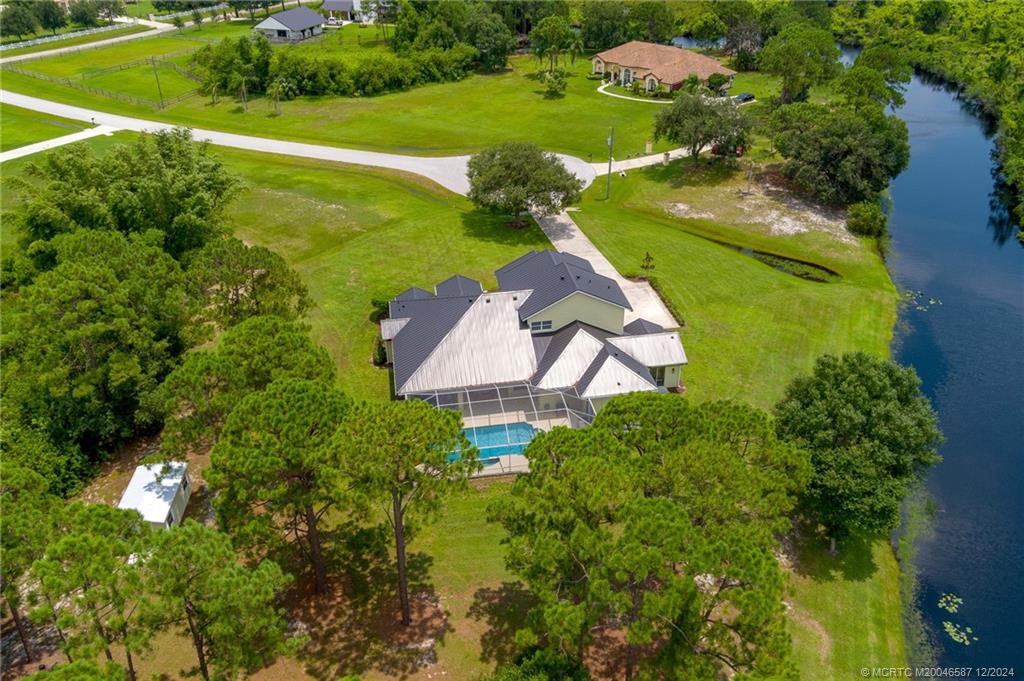2501 SW Buena Vista Drive