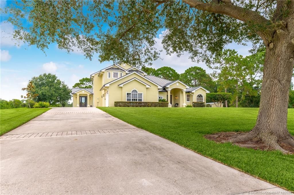 Photo of 2501 SW Buena Vista Drive, Palm City, FL 34990 (MLS # M20046587)
