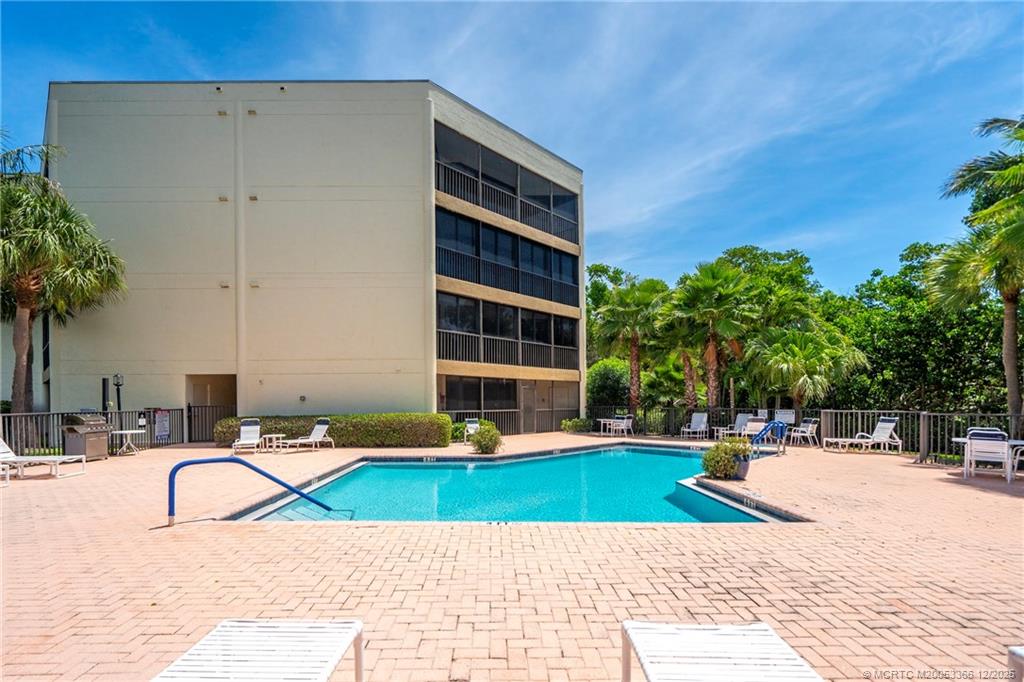 Stuart, Florida 34996, United States, 2 Bedrooms Bedrooms, ,2 BathroomsBathrooms,Residential,Active,252275