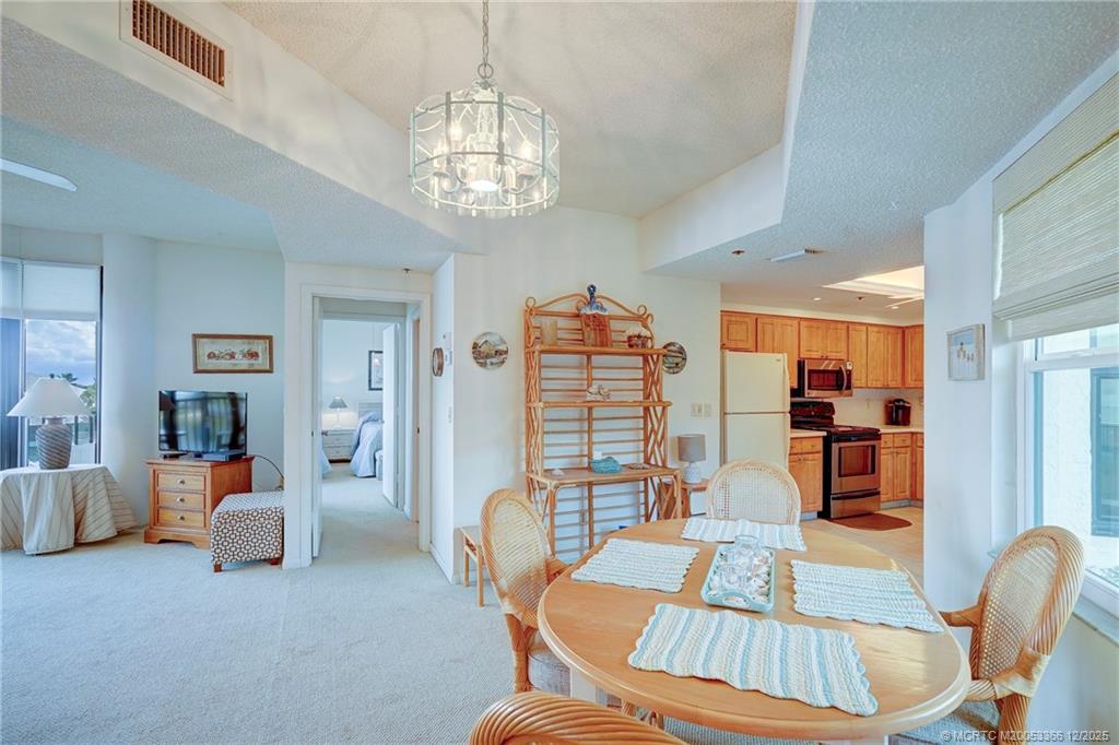 Stuart, Florida 34996, United States, 2 Bedrooms Bedrooms, ,2 BathroomsBathrooms,Residential,Active,252275