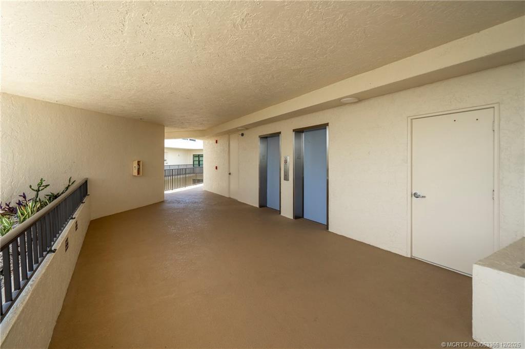 Stuart, Florida 34996, United States, 2 Bedrooms Bedrooms, ,2 BathroomsBathrooms,Residential,Active,252275