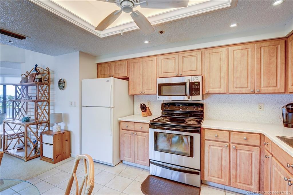 Stuart, Florida 34996, United States, 2 Bedrooms Bedrooms, ,2 BathroomsBathrooms,Residential,Active,252275