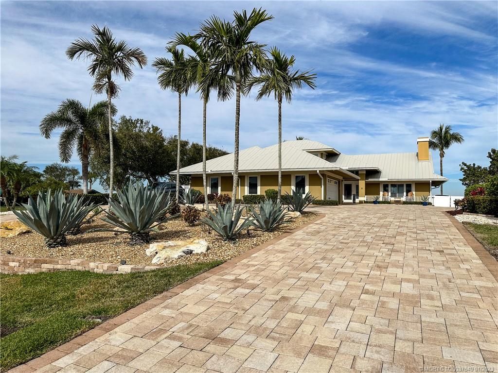 Photo of 1441 SW Eagle Nest Way, Palm City, FL 34990 (MLS # M20037549)